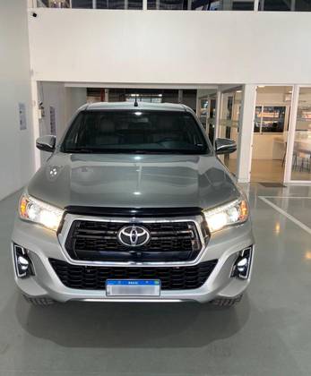 TOYOTA HILUX 2.8 SRX 4X4 CD 16V DIESEL 4P AUTOMÁTICO TOYOTA HILUX 2.8 SRX 4X4 CD 16V DIESEL 4P AUTOMÁTICO